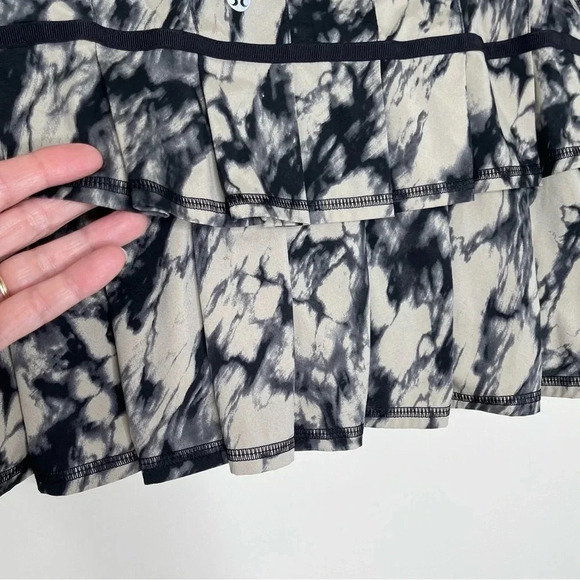 Lululemon Run: Pace Setter Skirt in Great Granite Black Mojave Tan/Black Size 10 - Picture 10 of 15